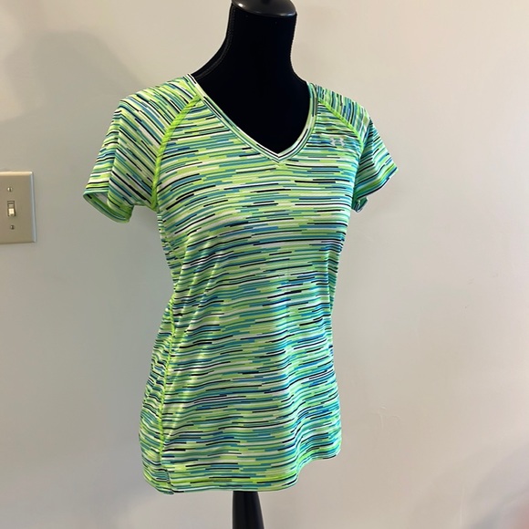 Under Armour Tops - Under armor size Small heat gear women’s fitted workout V-neck blue/green design